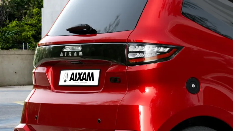 AIXAM licence-free cars City CITGTO_RED_34AR_JPG.jpg