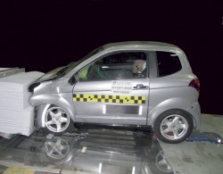 Crash test Frontal voiture sans permis Aixam