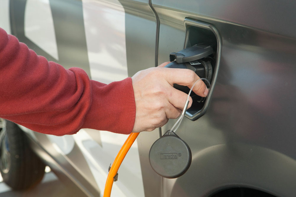 Chargeur voiture électrique. Prise domestique 220v - Équipement auto