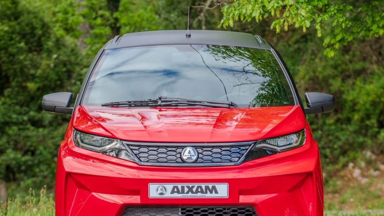 AIXAM licence-free cars Crossline 1.png