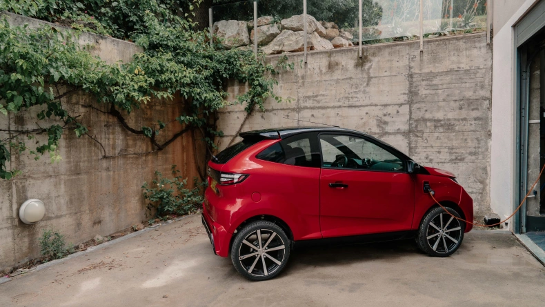 AIXAM licence-free cars e Coup&eacute; 1.jpg