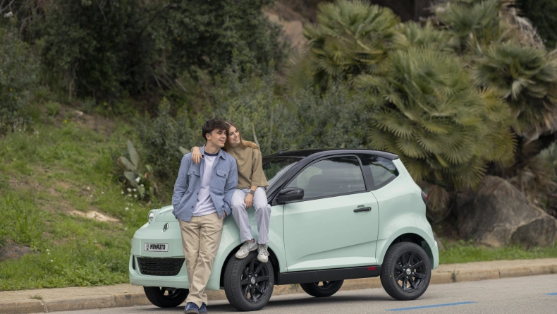 AIXAM licence-free cars e Minauto EBS06264 - Vert.jpg