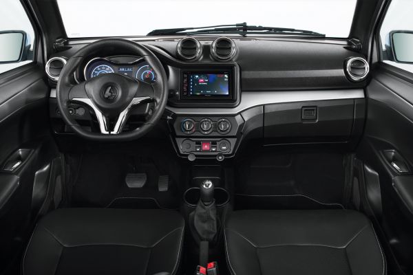 AIXAM licence-free cars Coupé MULTIA_DETZ_INTE_PremiumTdBAlu.jpg
