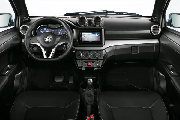 AIXAM licence-free cars e Coupé MULTIA_DETZ_INTE_PremiumTdBAluCamera.jpg